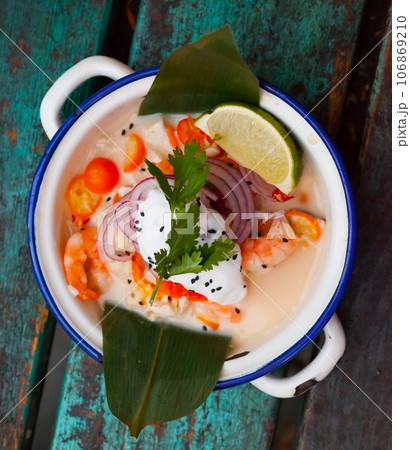 Top view of ceviche in Vietnamese style with coconut milk 106869210