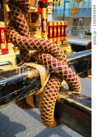 鳥越祭のお神輿の風景 鳥越祭のお神輿の風景 106869884