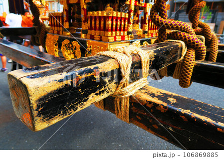 鳥越祭のお神輿の風景 鳥越祭のお神輿の風景 106869885