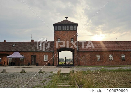 アウシュヴィッツ＝ビルケナウ強制収容所 106870896