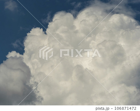 夏の青空と積乱雲 夏の青空と積乱雲 106871472