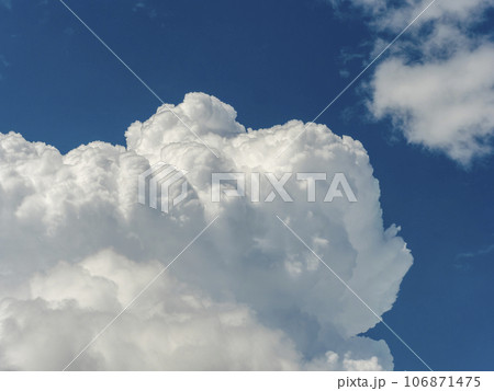 夏の青空と積乱雲 夏の青空と積乱雲 106871475