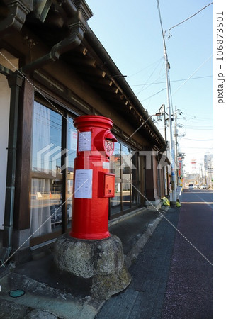 茨城　龍ケ崎　丸ポストのある風景（田中商店） 106873501