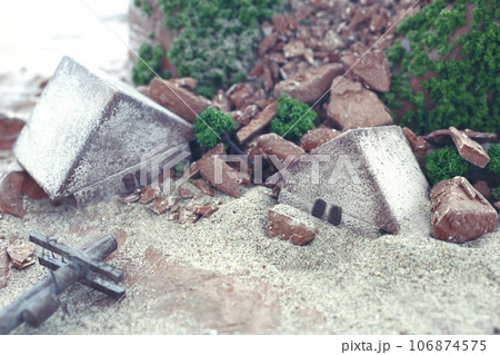 災害による家屋の倒壊と街のジオラマモデル 災害による家屋の倒壊と街のジオラマモデル 106874575