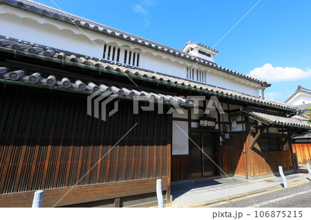 富田林　寺内町　古い町並みの風景　杉田家住宅 106875215