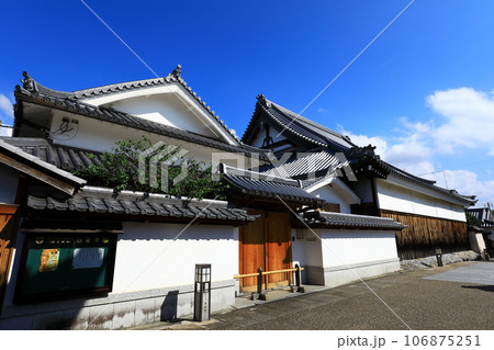 富田林　寺内町　古い町並みの風景　妙慶寺 106875251