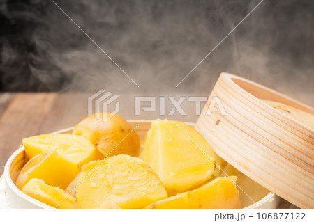 ふかし芋 106877122