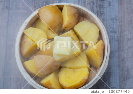 ふかし芋　ジャガバター 106877449