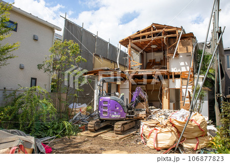 戸建住宅の解体現場 戸建住宅の解体現場 106877823