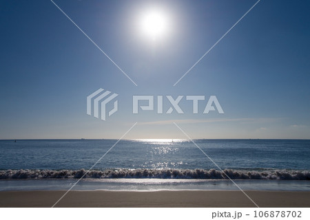 【渚の輝き】太陽・海・波・波打ち際 【渚の輝き】太陽・海・波・波打ち際 106878702