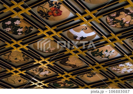 福井 永平寺・傘松閣の天井に描かれた伝統的な日本画 106883087