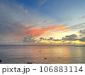 三日月と海の景色 106883114
