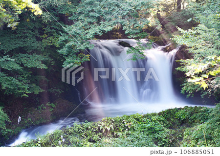 鐘山の滝　山梨県南都留郡 106885051