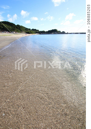 夏の網地浜と青空 106885203