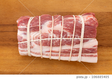 豚肉の肩ロースブロック 106885405