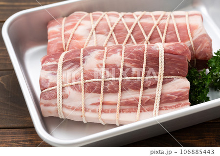豚肉の肩ロースブロック 豚肉の肩ロースブロック 106885443