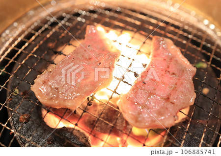 黒毛和牛焼肉A5（特上ロース） 106885741