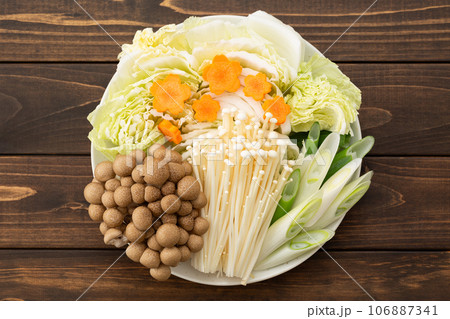 しゃぶしゃぶ用の鍋野菜 106887341