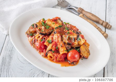 Pasta Alla Norma 106887786