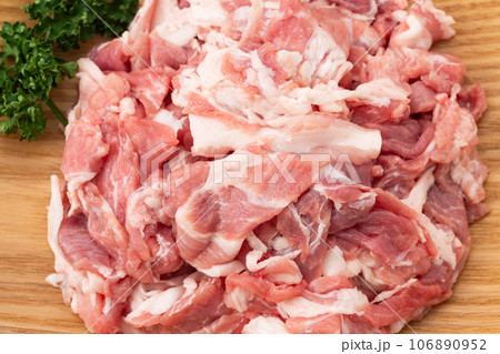 豚の細切れ肉 106890952