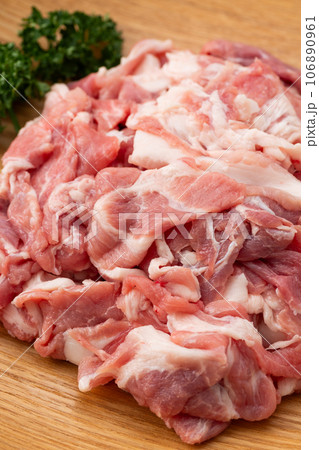 豚の細切れ肉 106890961