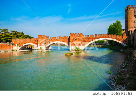 Castelvecchio Castle in Verona, Italy 106891562