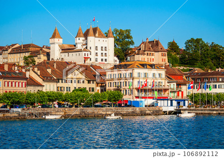 Nyon town on Lake Geneva 106892112