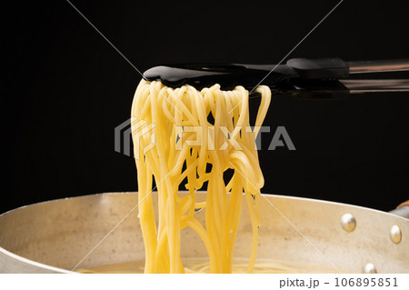 パスタ　トング 106895851