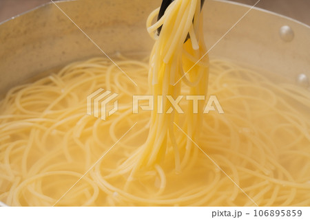 パスタ　トング 106895859