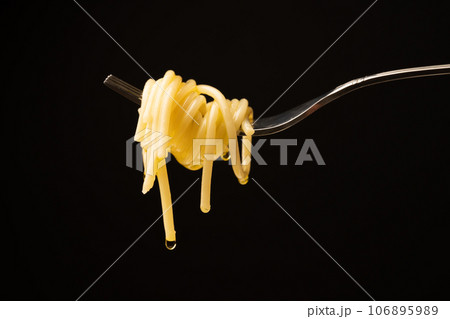 パスタ フォーク オリーブオイル パスタ フォーク オリーブオイル 106895989