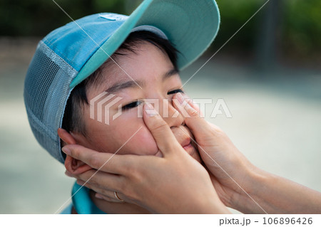 7 years old 106896426