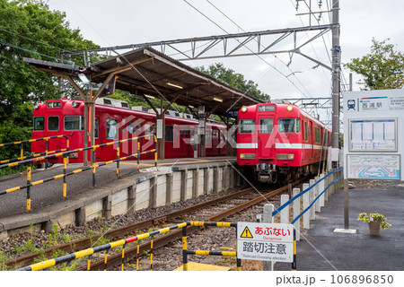 【蒲郡線】西浦駅で列車交換をする普通列車 【蒲郡線】西浦駅で列車交換をする普通列車 106896850