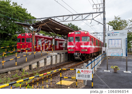 【蒲郡線】西浦駅で列車交換をする普通列車 【蒲郡線】西浦駅で列車交換をする普通列車 106896854