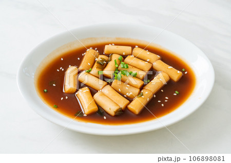 Spicy Jjajang Tteokbokki or Korean rice cake in spicy black bean sauce Spicy Jjajang Tteokbokki or Korean rice cake in spicy black bean sauce 106898081