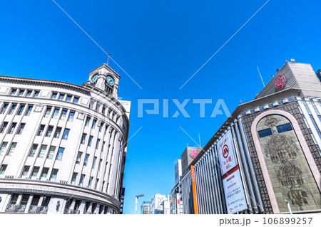 日本の東京都市景観 希望の時代…。銀座に広がる青空。脱コロナ。叡智がもたらすもの… 日本の東京都市景観 希望の時代…。銀座に広がる青空。脱コロナ。叡智がもたらすもの… 106899257