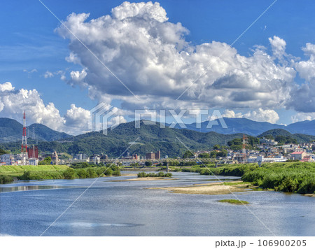 【HDR】大和川沿いの街並みと二上山 【HDR】大和川沿いの街並みと二上山 106900205