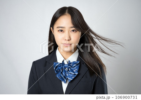 女子高生のポートレート 106900731