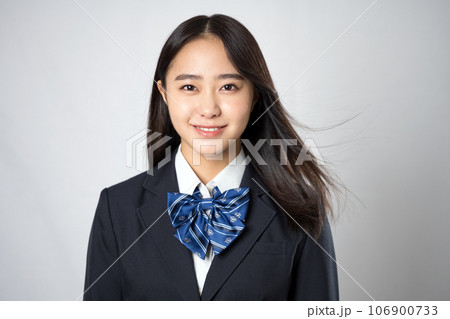 女子高生のポートレート 106900733