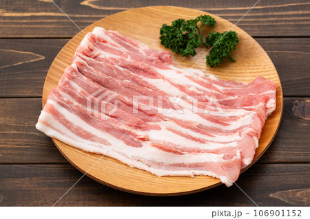 豚バラ肉スライス 106901152