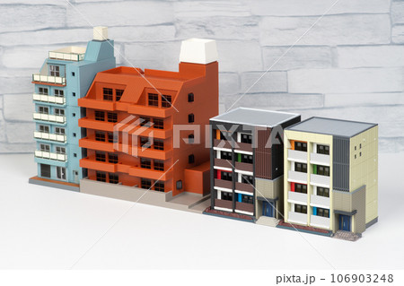 立ち並ぶマンションのイメージ 106903248