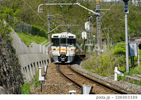 長野県 奈良井駅近くを通る中央本線 長野県 奈良井駅近くを通る中央本線 106903389