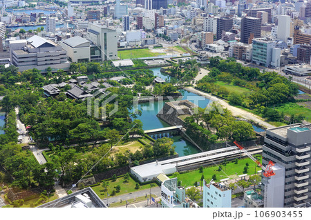 シンボルタワー展望台から見た高松市内の眺め シンボルタワー展望台から見た高松市内の眺め 106903455