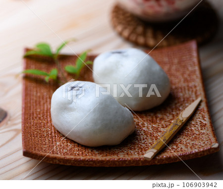 日本を代表する和菓子 薄皮まんじゅう （ 薄皮饅頭 ）田舎饅頭 饅頭 106903942