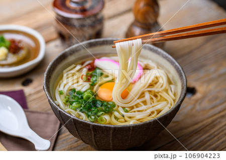 うどん 月見うどん ( 讃岐うどん使用 ) ウドン うどん 月見うどん ( 讃岐うどん使用 ) ウドン 106904223