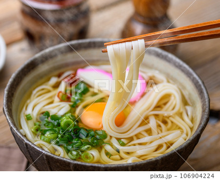 うどん 月見うどん （ 讃岐うどん使用 ） ウドン 106904224