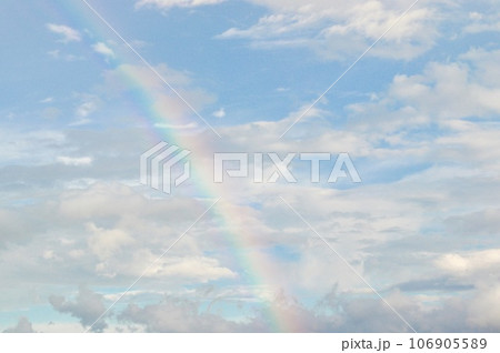 空にかかる虹 空にかかる虹 106905589