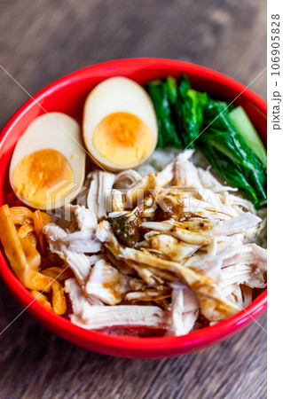 鶏肉飯（ジーローファン） 106905828