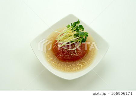 丸ごとトマトの冷製前菜 106906171
