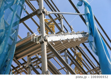 新築戸建て住宅の先行足場　イメージ 106906932