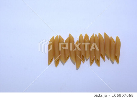 乾燥パスタ　ベンネ　素材 106907669